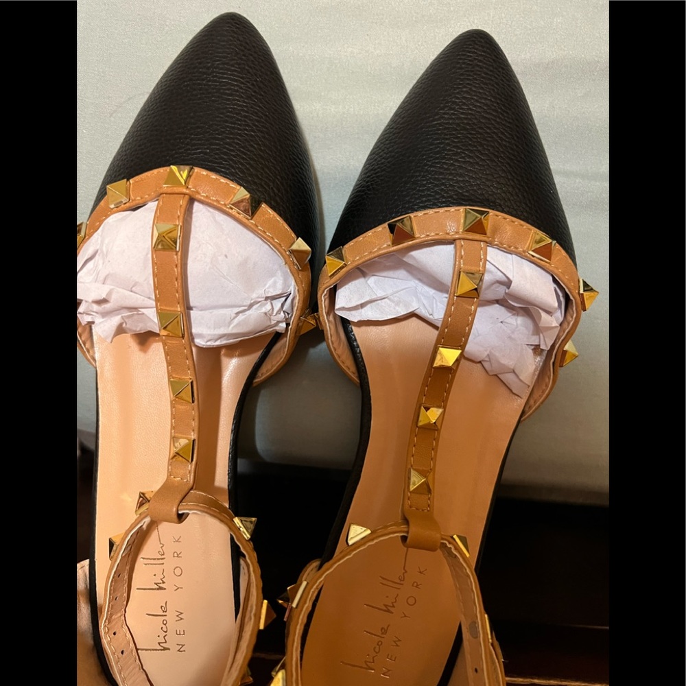 Flat shoes